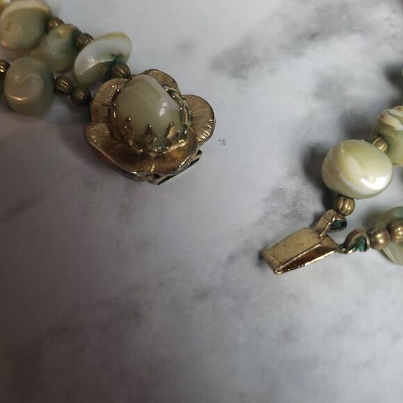 Vintage Rare Mother of Pearl Necklace with Pendent - Picture 3 of 16